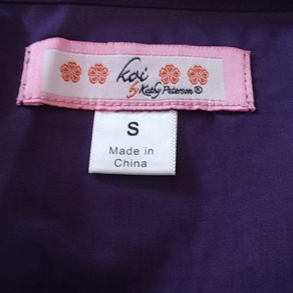 Koi By Kathy Peterson Scrubs Top. - Picture 3 of 6